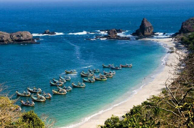 Pantai Papuma Di Jember