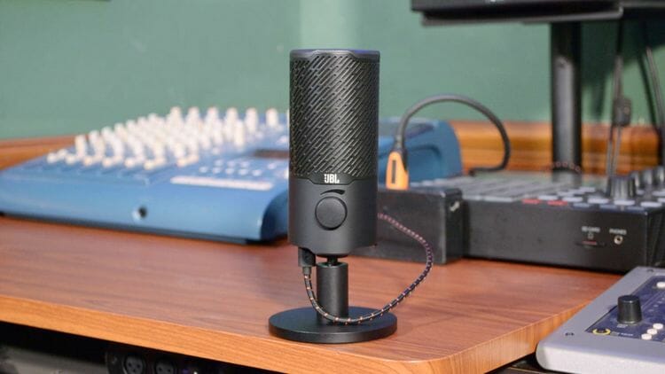 jbl quantum stream centered